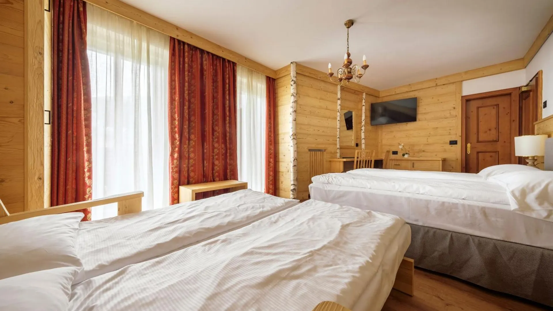 Hotel Columbia & Spa Cortina d'Ampezzo 3*,