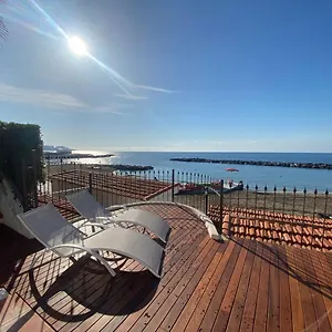 Rita Sea Front View - Parcheggio Gratuito In , San Remo Italië