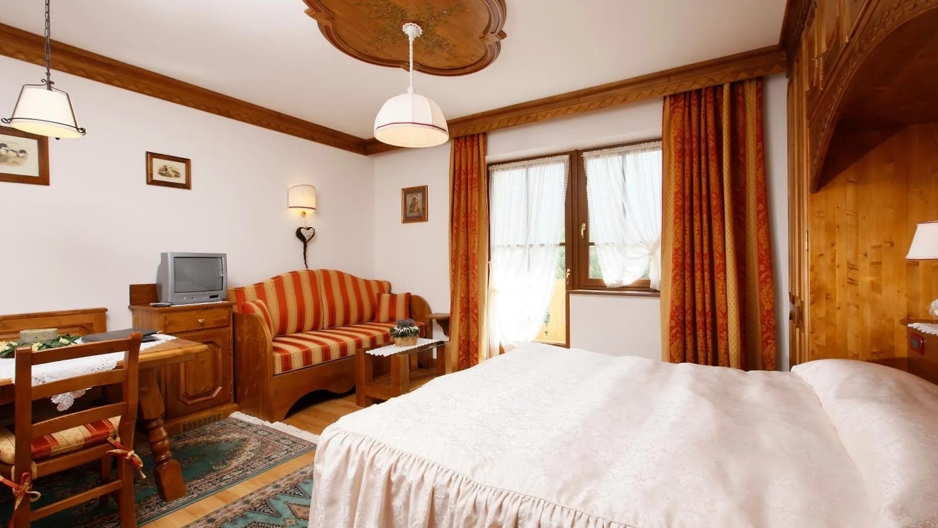 Hotel Columbia & Spa Cortina d'Ampezzo 3*,